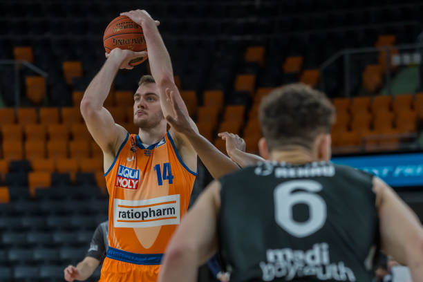 两人在双打 两人在双打